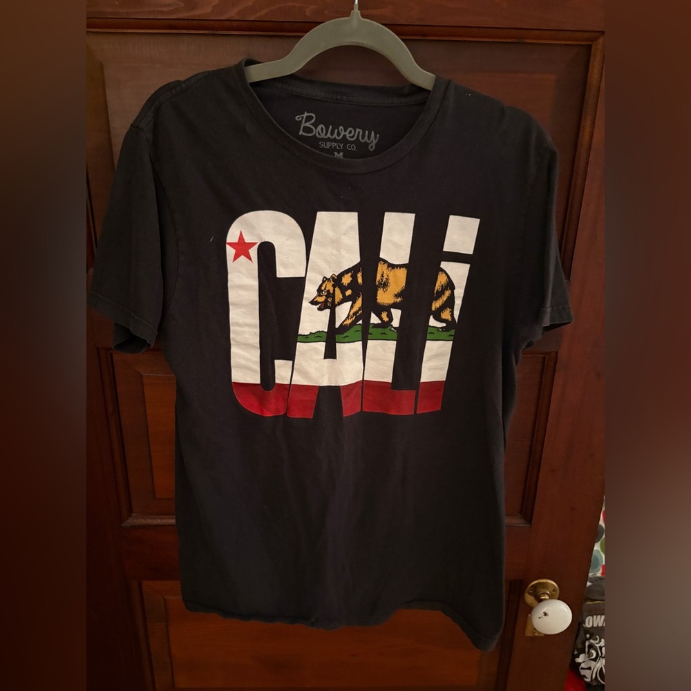 Bowery Supply Black Cali Graphic T-Shirt medium